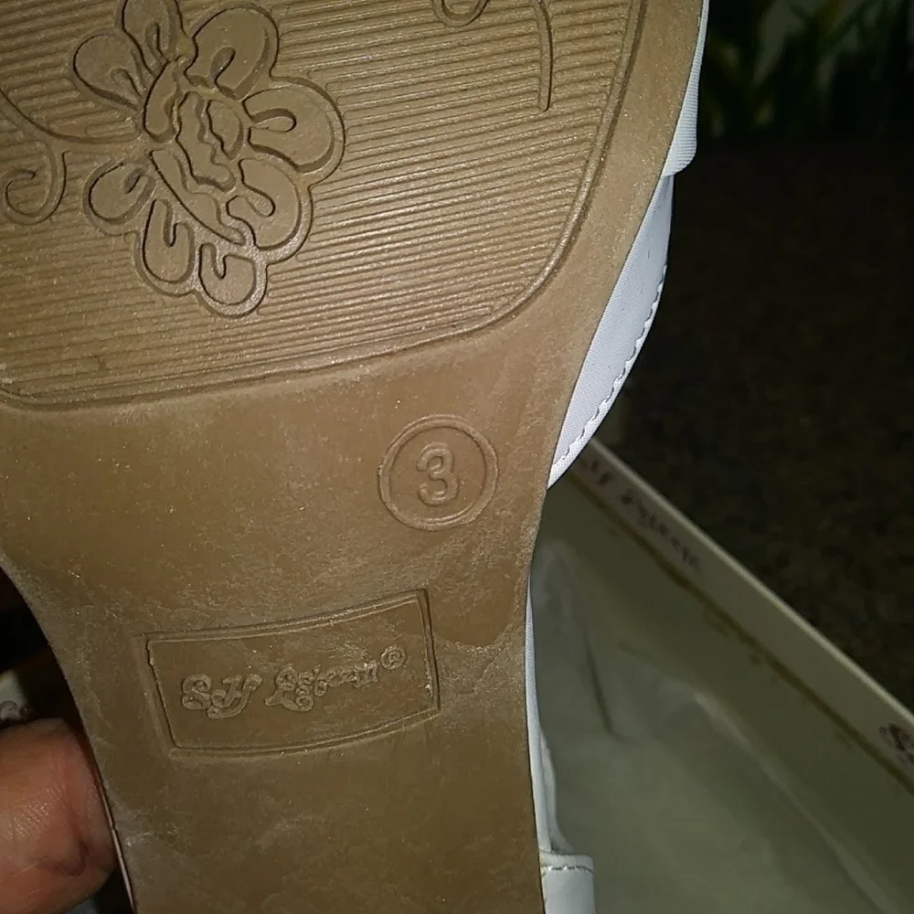 Self esteem white baby doll shoes size 3